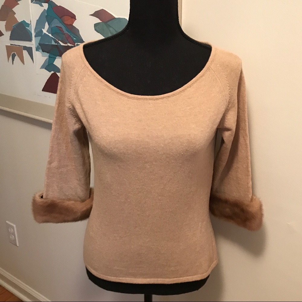 Vtg MaxMara Wool/Cashmere Knit Pullover Scoop Neck Sweater 
 Mink cuffs